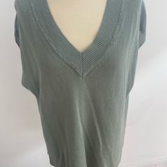 Paul Costello sage sleeveless light knit -size 12-14