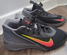 Nike G.T. Jump Academy basketball runner size 6.5
