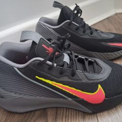 Nike G.T. Jump Academy basketball runner size 6.5