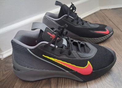 Nike G.T. Jump Academy basketball runner size 6.5