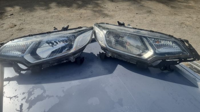 2 x headlights fir Honda Fit
