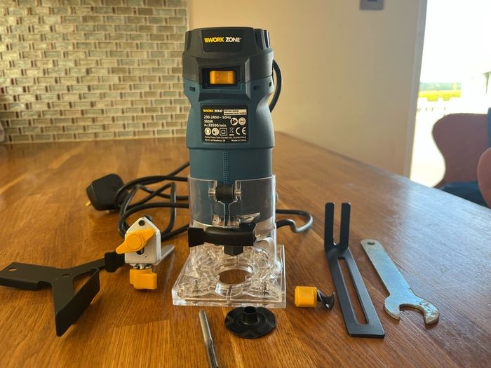 Workzone Palm Router