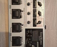 Korg AX1500G guitar pedal board