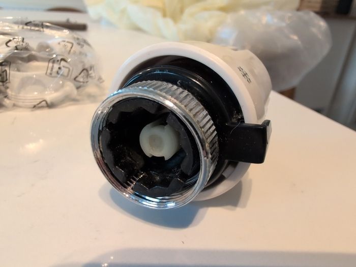 2x Joule Thermostat + 5 radiator valves + assorted adapters