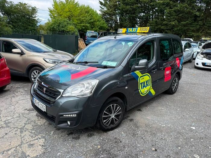 auto taxi for rent