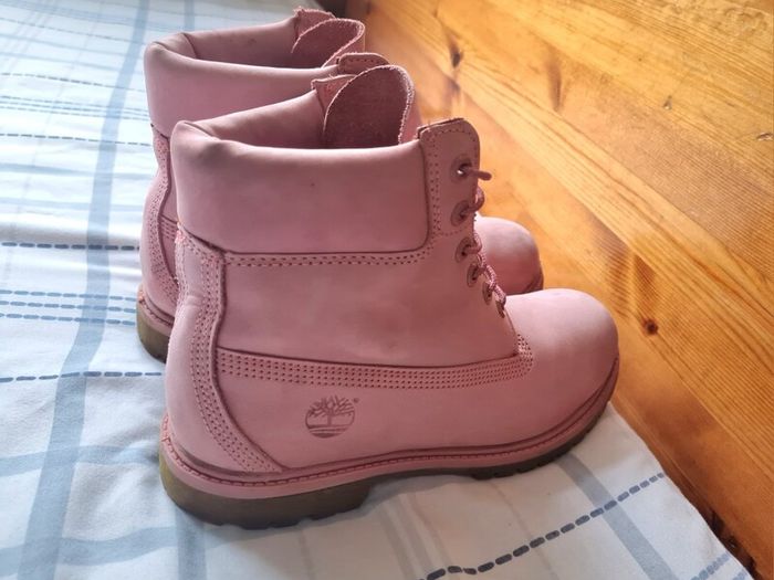 Timberland premium boots Size 7 eu 41 pink suade In excellent condition