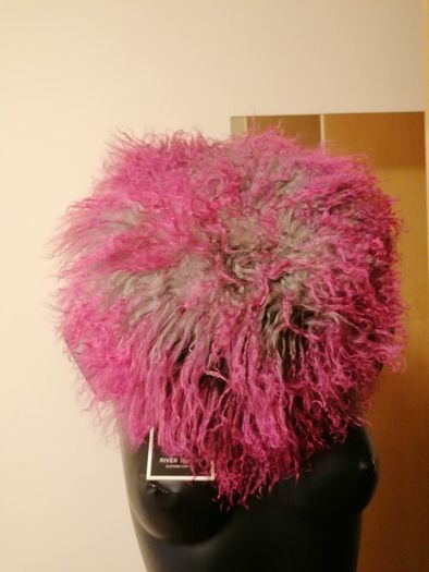 Women's Genuine Fur Lambswool Hat NWT