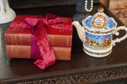 Christmas Eve Tea &amp; Books Gift Set