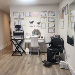 Nail space for rent