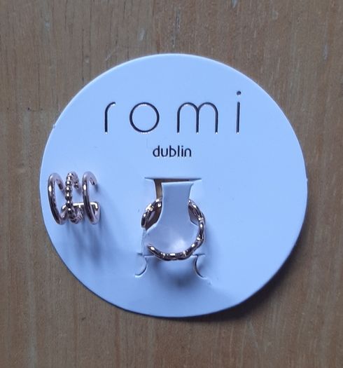 Very pretty brand-new rose-gold ear cuffs