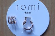 Very pretty brand-new rose-gold ear cuffs