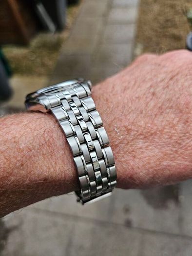Watch Seiko 5 Automatic.