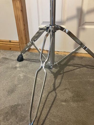 Roland cymbal boom stand