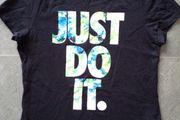 Nike T-Shirt size 10/12 Y Junior