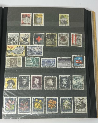 Collection: Austria (Osterreich) Stamps both mint an commemorative stamps on 45 pages