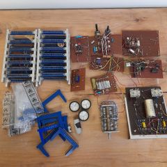 Job lot 2 electronic components