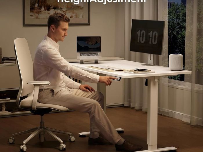 Electric Standing Desk, 120x60cm Height Adjustable Desk with 2 Memory Presets, Quiet Sit Stand Desk for Home Office Bedroom Living Room, Ergonomic Computer Desk with Hooks & Cable Holes, White