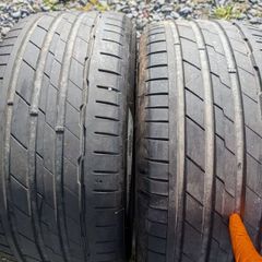 R18 255.45 Hankook Tyres