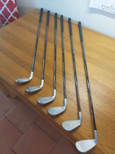 Golf  Cleveland Launcher  Uhx  Irons 5 To P/w In Perfect  Condition  Grafite Shafts  (r) Flex