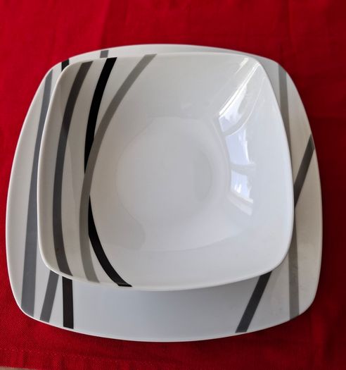 Square dinnerware set - 23 pieces