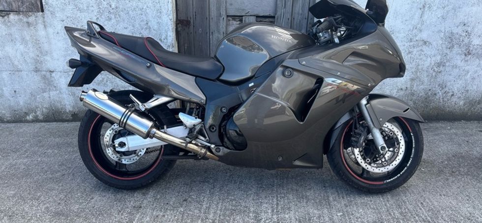 Honda CBR1100XX Super Black Bird