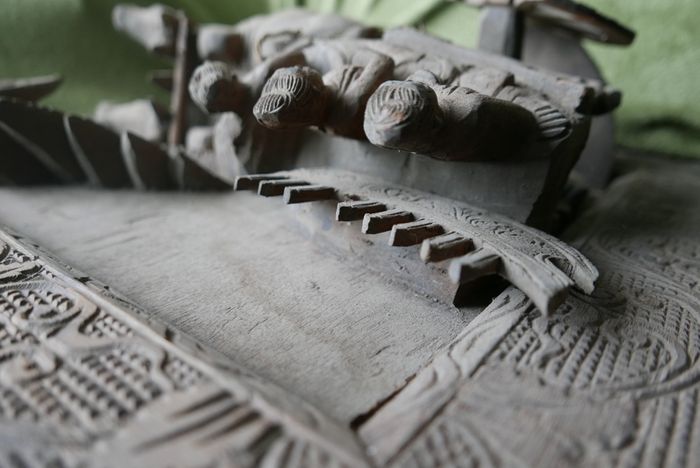 Ancient Chinese Bas-relief in Oak - Chinese Hand Carved Oak ,Antique Wall Art. (big thick and heavy) 22,8" x 21,5" thickness 8"