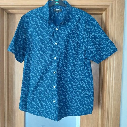 Mens shirts, Excellent Condition, Size XL.