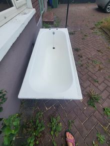 Free bath for pond