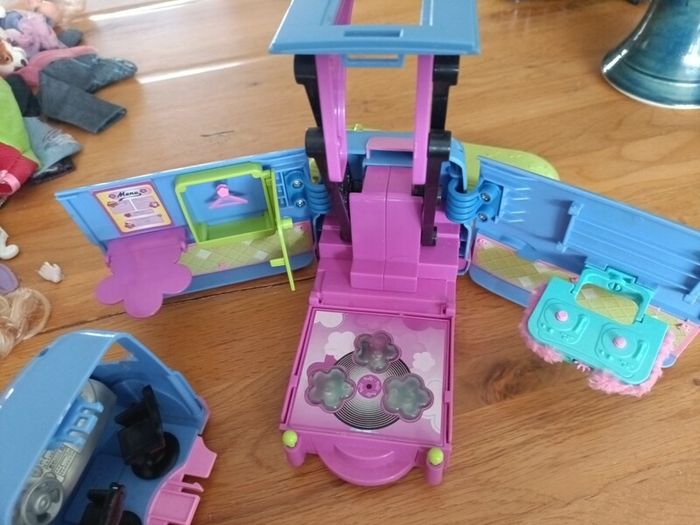 Polly pockets bundle