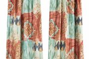 Multicoloured curtains