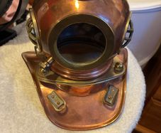 Decorative diving helmet