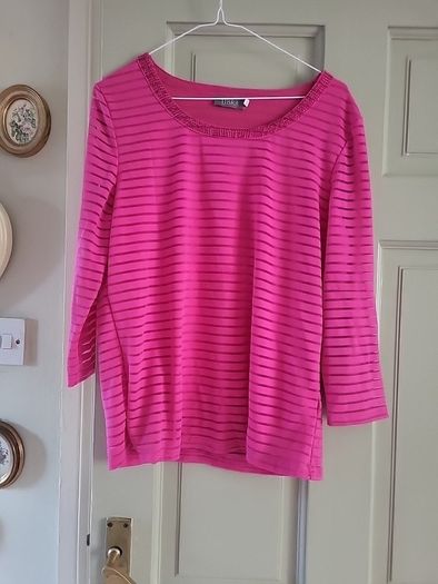 ladies top,very pretty