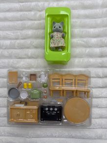 Sylvanian Families Country kitchen set with grey cat Damaged Box Please see pictures