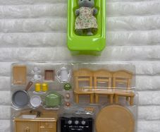 Sylvanian Families Country kitchen set with grey cat Damaged Box Please see pictures