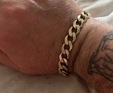 9ct gold curb bracelet