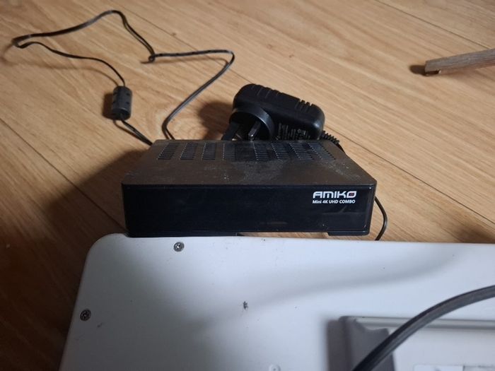 Satellite box and antenna and Amiko mini combo
