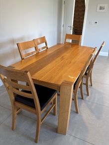 Solid oak Table & 6 chairs