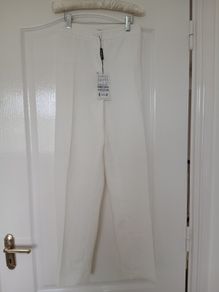 New Punt Roma Cream Pants Size 14