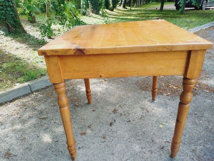 pine table