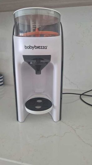 Baby Brezza Formula Pro Bottle Maker Excellent Condition