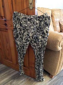 River island size 8 trousers