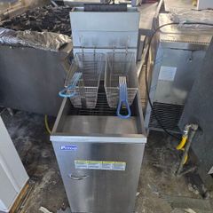 Pitco Gas Fryer LPG x 2