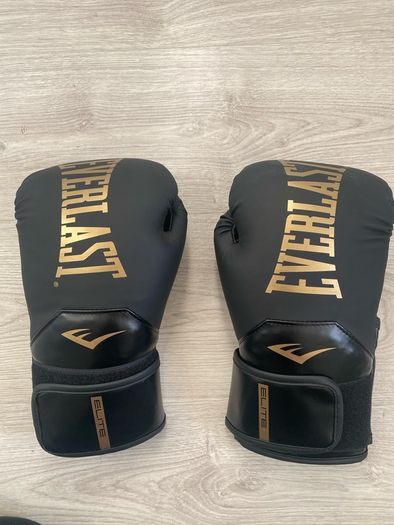 Boxing  gloves 8oz Elite