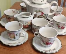Vintage Style Churchill Victorian Orchard
