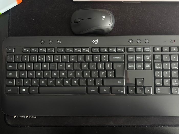 Logitech K650 Wireless Keyboard  and mouse w/ Logi Bolt + Unifying Receiver Bluetooth