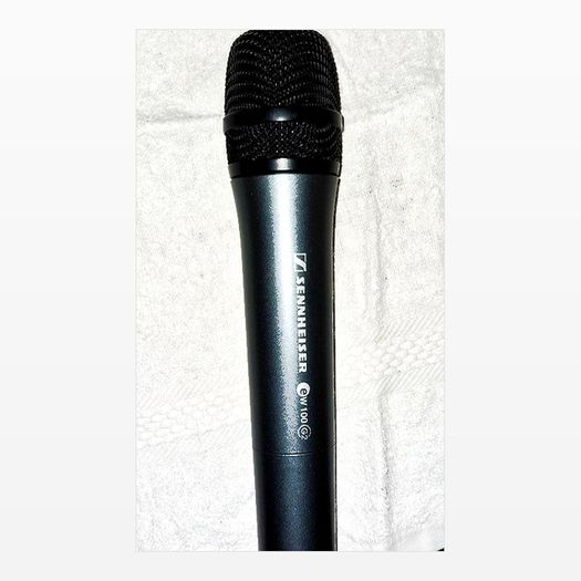Sennheiser Evolution Wireless ew 100 G2 UHF radio microphone bundle