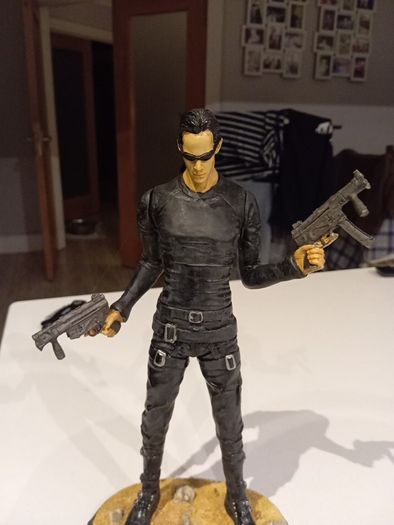 The Matrix Neo statue 12 inch