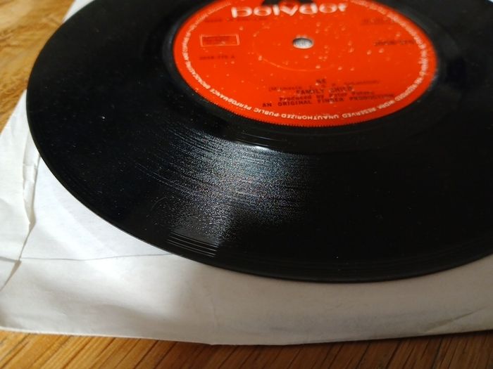 He Family Child 7" Irish Press