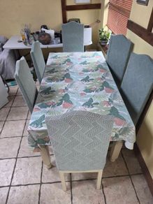 kitchen table and chairs
