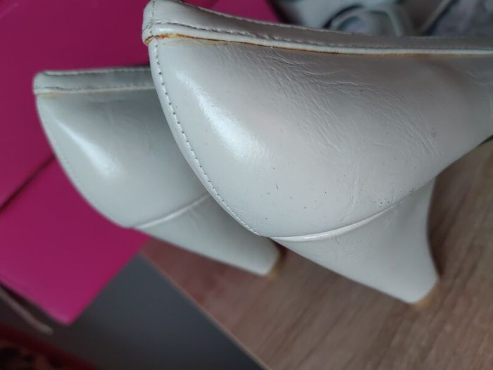 white shoes size 38